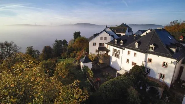Burghaus & Villa Kronenburg-1